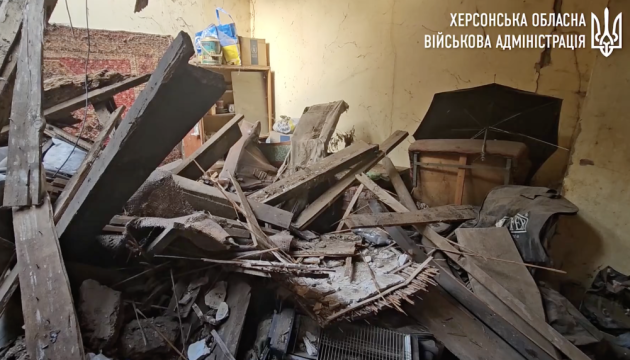 Elderly man rescued from rubble following Russia’s shelling of Kherson