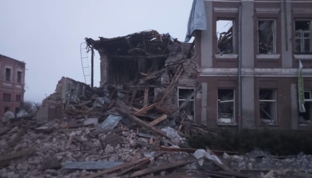 Ворог за добу обстріляв понад 20 населених пунктів Харківщини, є пошкодження