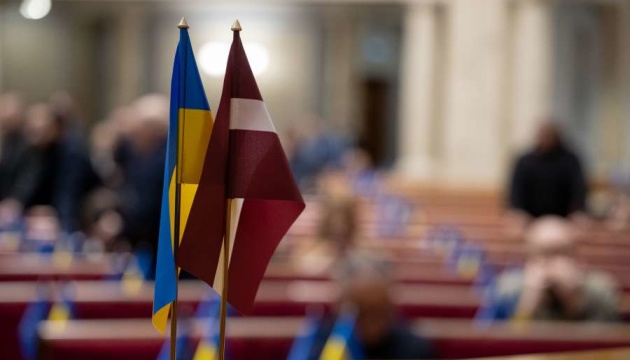 У Латвії на знак солідарності з Україною оголосили про хвилину мовчання 24 лютого