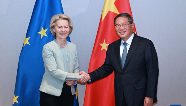 Прем'єр Китаю запевнив голову Єврокомісії у відданості партнерству з ЄС