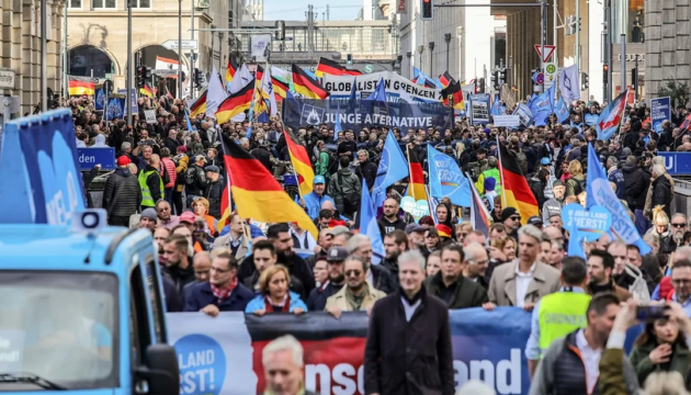 Німці протестують проти ультраправої партії: на вулиці Кельна вийшли понад 10 000 людей