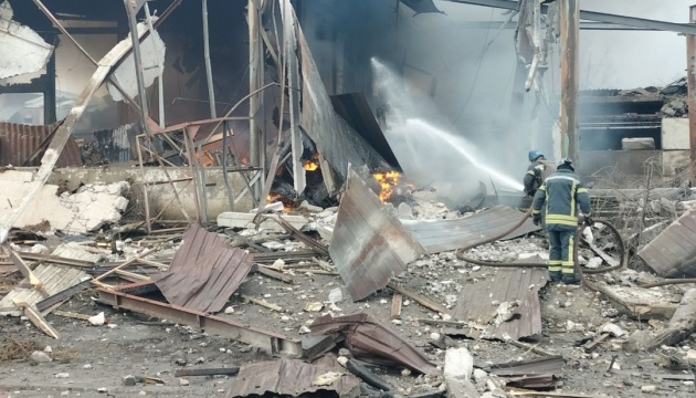 В Оріхові внаслідок ворожого обстрілу сталася пожежа