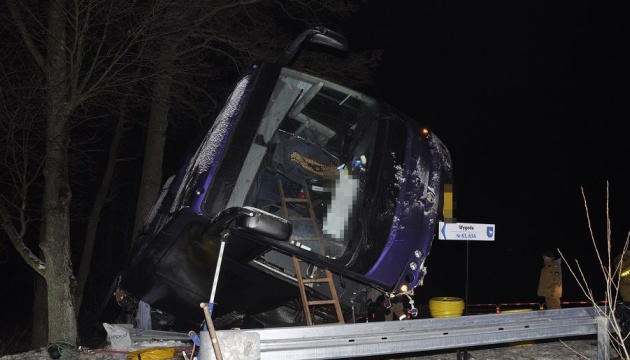 Аварія з автобусом у Польщі: генконсульство вже допомагає постраждалим українцям	