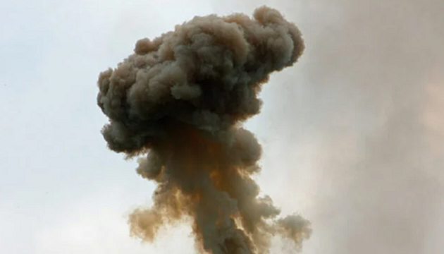 Russian troops hit Kupiansk with artillery, damaging residential building Russian troops hit Kupiansk with artillery, damaging residential building