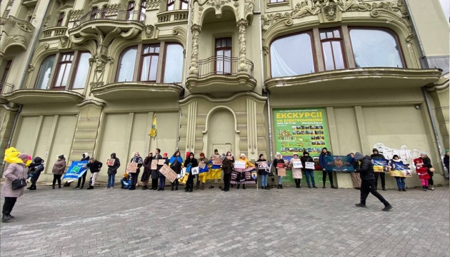 «Не мовчи! Полон вбиває»: в Одесі пройшла акція на підтримку військовополонених