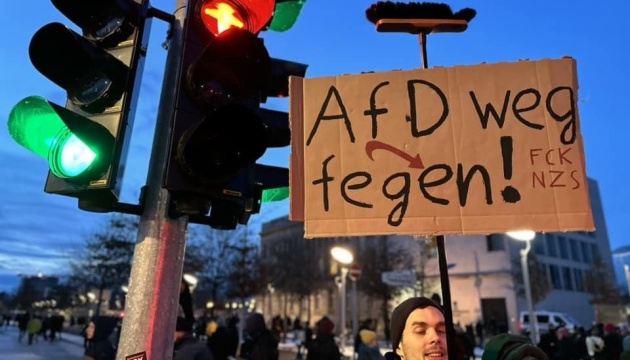 У Німеччині тривають протести проти правих радикалів