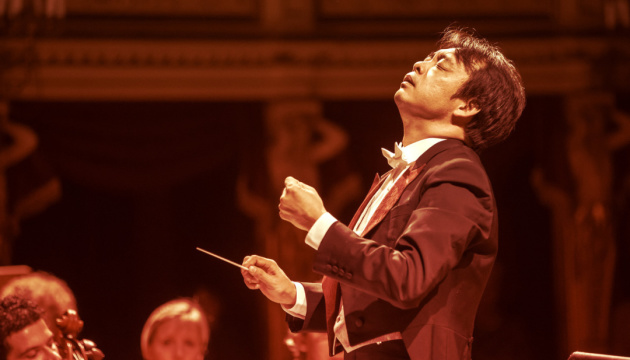 Японський диригент збирає кошти для гастролей оркестру одеського театру у нього на батьківщині