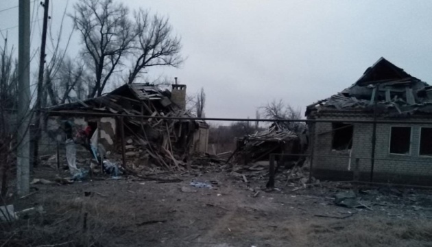 Росіяни вночі обстріляли Мирноград, пошкоджені сім будинків