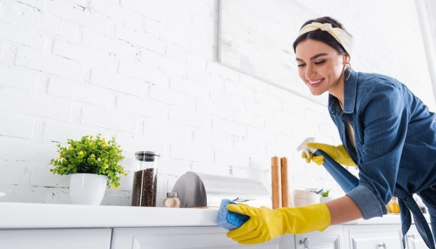 Бездоганна чистота щодня: як обрати клінінгову компанію для регулярного прибирання