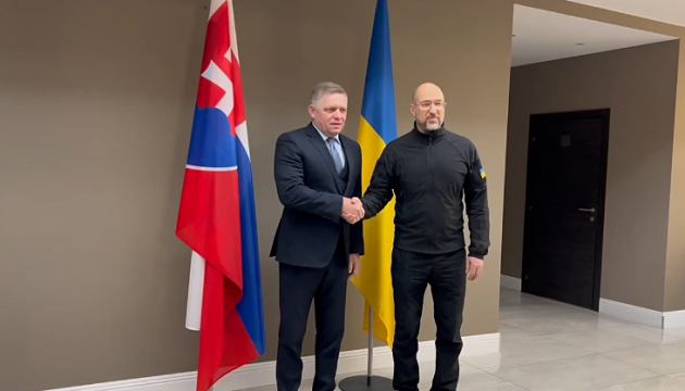 Le premier ministre ukrainien rencontre son homologue slovaque à Oujgorod
