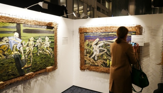 У Європарламенті відкрили виставку болгарської художниці про Голодомор