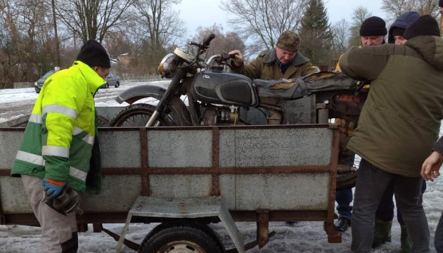 На Житомирщині за сприяння Благодійного фонду Жадана лагодять мотоцикли для ЗСУ