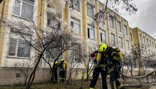 У школі в Дарницькому районі сталася пожежа