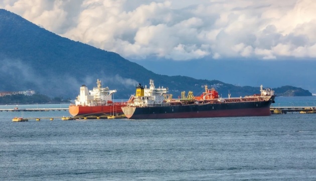 Біля Південної Кореї «застрягли» 14 російських нафтових танкерів - Reuters