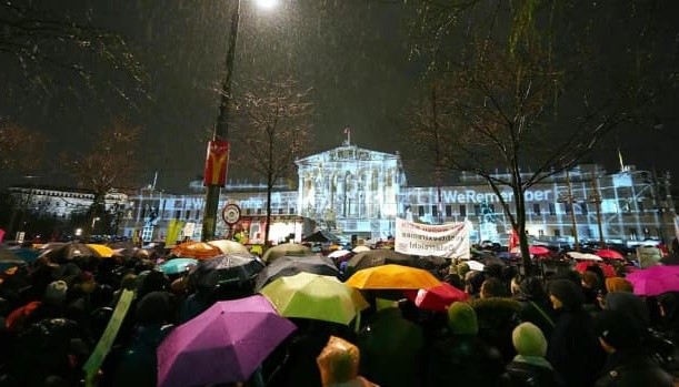 У Відні десятки тисяч людей протестували проти правих радикалів