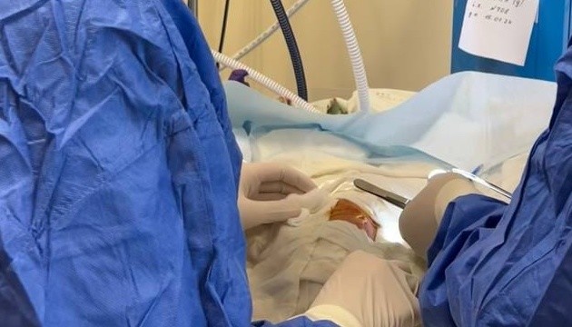 Одеські кардіохірурги успішно прооперували немовля 900 грамів завважки