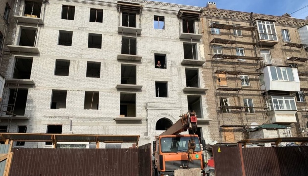 In Zaporizhzhia, multi-story building destroyed by Russian shelling 70% restored