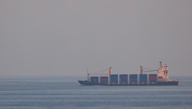 У Червоному морі досі горить атакований хуситами танкер, що перевозив російську нафту