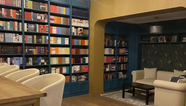 У Вінниці батьки загиблого захисника відкрили книгарню, про яку мріяв їхній син