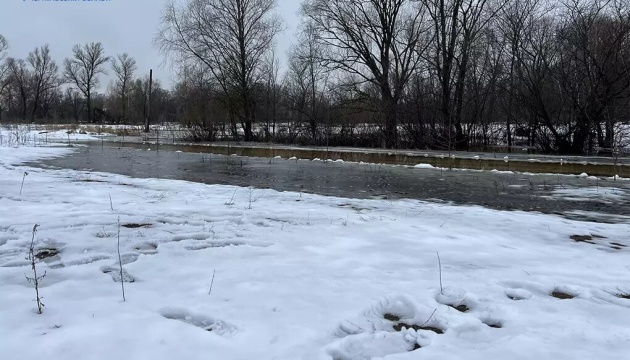 На Чернігівщині чотири річки вийшли з берегів, підтоплені дороги