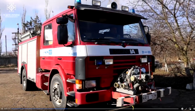 Sweden hands over fire truck, medical devices to Mykolaiv region
