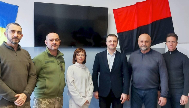 Кремінь обговорив із військовими важливість застосування української мови в армії