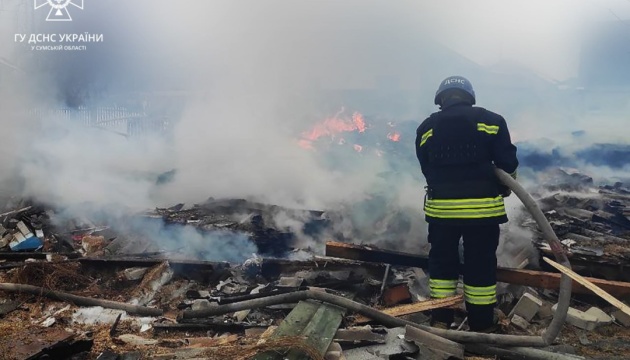 На Сумщині загасили пожежу внаслідок обстрілів Зноб-Новгородської тергромади