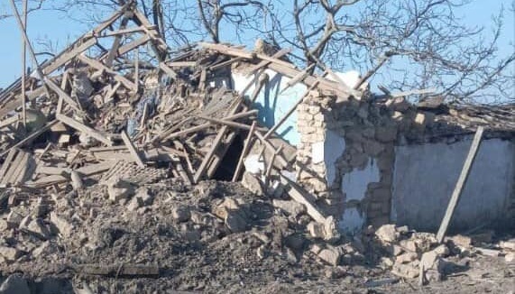Invaders drop explosives from drone on resident of Vesele village, Kherson region