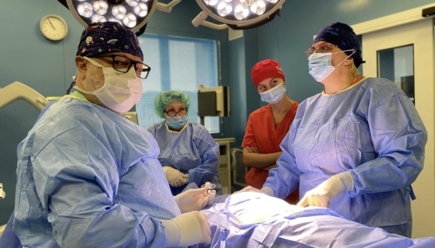 У Львові хірурги врятували дитину від ампутації стопи - пересадили шкіру та стовбурові клітини