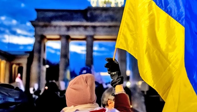 СКУ закликав світове українство долучатися до кампанії Standwithukraine до 24 лютого