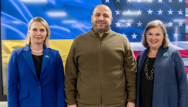 Посол США в Україні повідомила про важливу розмову з Нуланд і Умєровим