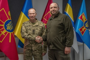 Умєров і Сирський обговорили з міністром оборони Норвегії потреби України в артилерії та ППО