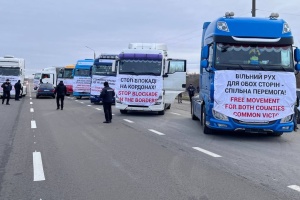 Les conducteurs ukrainiens protestent à la frontière polonaise