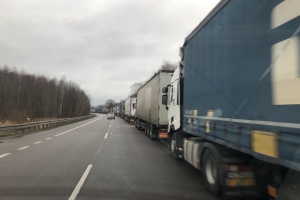 Some 2,500 trucks waiting in line on Poland’s territory to cross border with Ukraine