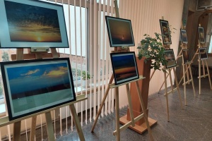 У Миколаєві відкрили виставку військовослужбовця ЗСУ Павла Саєнка «Під нашим небом»