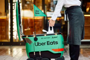 Uber Eats розпочне доставку їжі автономними роботами в Японії