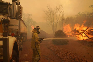 На заході Австралії через масштабні пожежі евакуюють тисячі людей