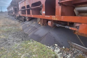 Ukrainian-produced rapeseed spilled on Polish border
