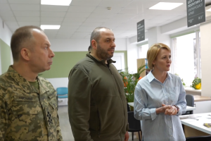 Умєров і Сирський відвідали у Львові центр рекрутингу до армії