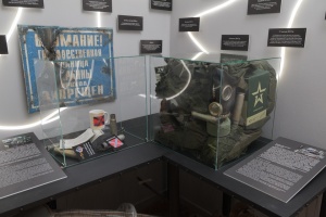 У Музеї історії України до річниці повномасштабного вторгнення відкрилася виставка «33/10»