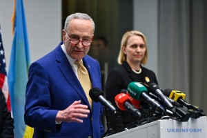 Лідера демократів у Сенаті США закликали до відставки після голосування щодо шатдауну