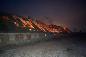 Унаслідок ворожого обстрілу на Харківщині загорілась ферма