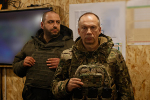 Сирський та Умєров ознайомились з новими зразками зброї та техніки українського виробництва