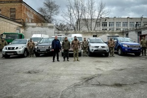 На Полтавщині військовим передали ще п'ять пікапів