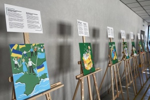 У Рівному «Крим SOS» презентував роботи української художниці