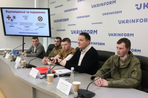 У Києві презентували посібник-інструкцію для військових «Дороговказ пораненого» 