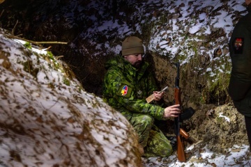 Canadian military shows how they train Ukrainian combat medics