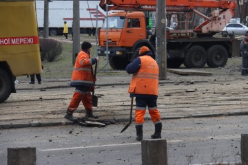 Наслідки ракетного удару росіян по Дніпровському району столиці