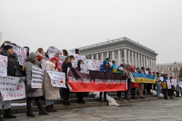Proteste der Angehörigen von Soldaten auf Maidan: Sie verlangen angemessene Zeitrahmen für Rekruten 