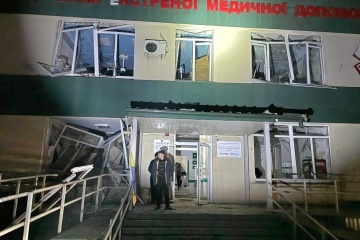 Région de Donetsk : 3 personnes tuées et 12 blessées lors d'un bombardement nocturne à Selydové